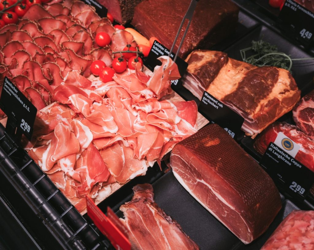 Dekorplatten mit Wurst