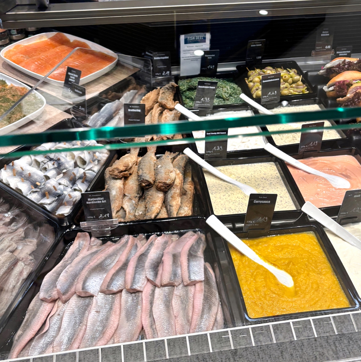 Ecklösung in der Feinkosttheke